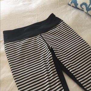 Z by Zella Striped Crop leggings Size Small